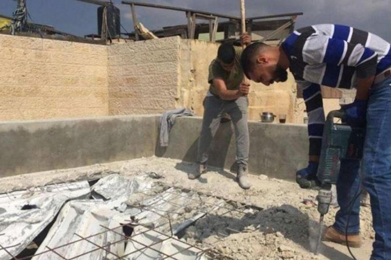 Two Jerusalemite families homeless after being forced to raze homes